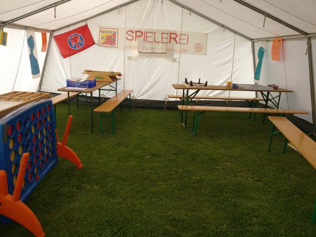 Das Zelt steht, die Dekoration hängt und alle Spiele sind bereit.